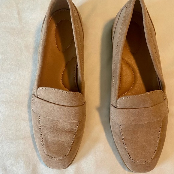 Old Navy Tan Loafers - Picture 1 of 5